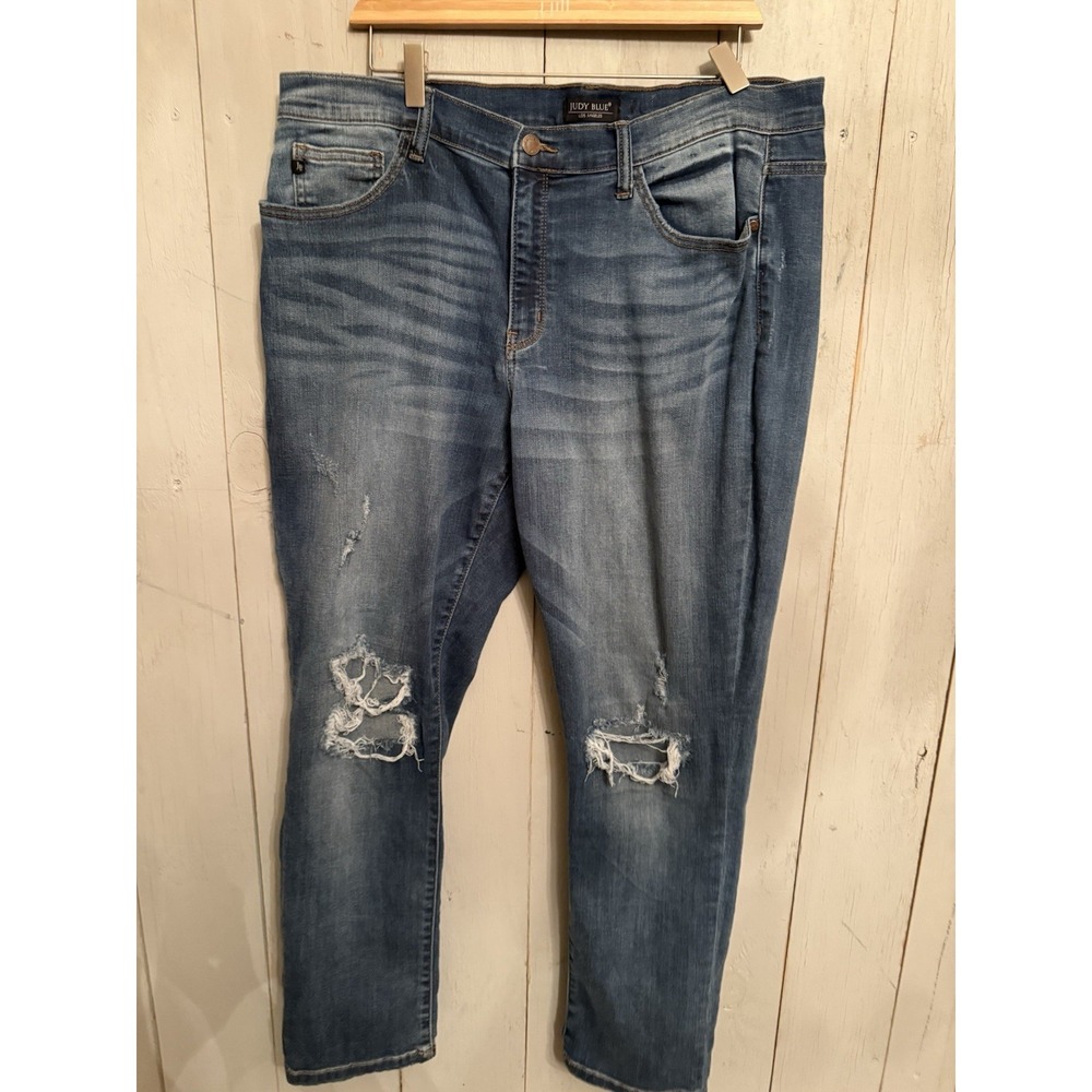 Judy Blue Boyfriend Jeans Sz- 1XL Blue Medium Wash Denim destroyed & Distress